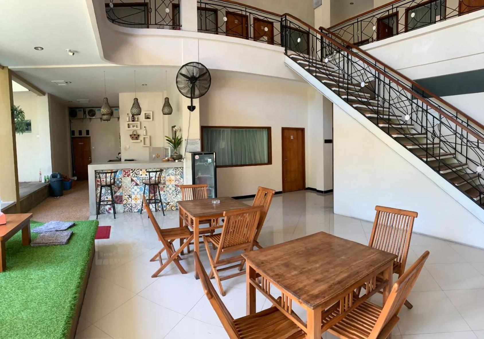 Kuta Suci Guesthouse ภายนอก รูปภาพ